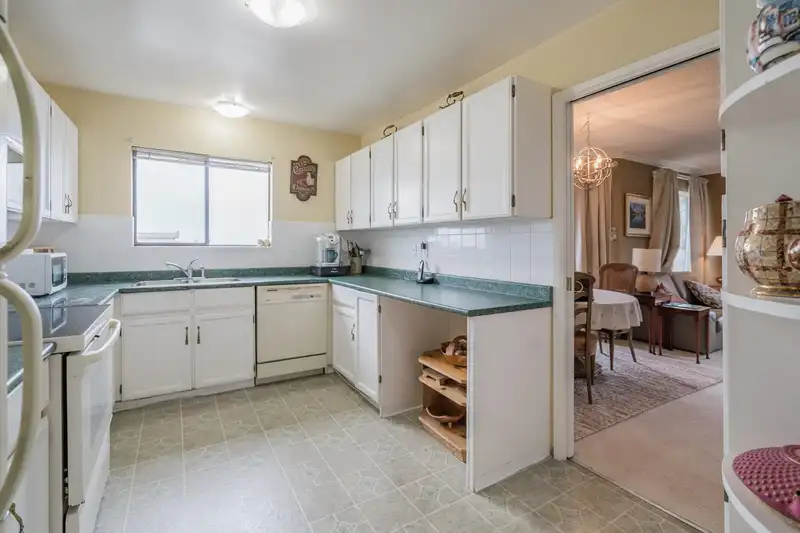 309 1355 WINTER STREET - photo 3 of 21
