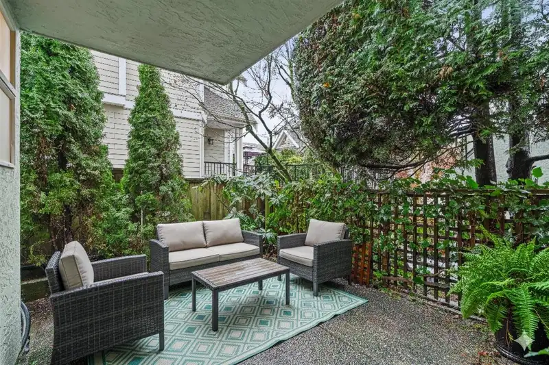 2 410 MAHON AVENUE - photo 4 of 28