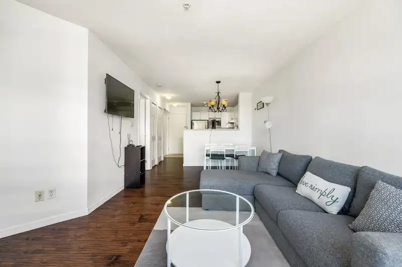 304 5818 LINCOLN STREET - photo 3 of 17