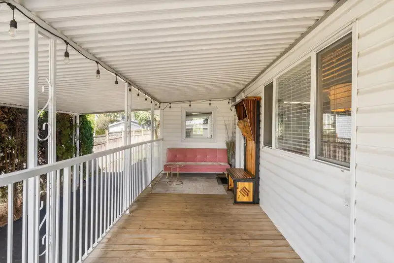 23 31313 LIVINGSTONE AVENUE - photo 4 of 36