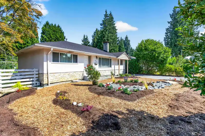 21437 122 AVENUE - photo 1 of 33