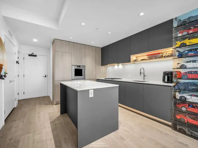 822 6300 MINORU BOULEVARD - photo 4 of 37