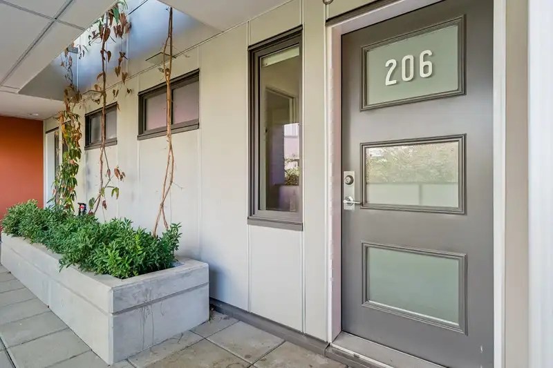 206 3456 COMMERCIAL STREET - photo 4 of 32