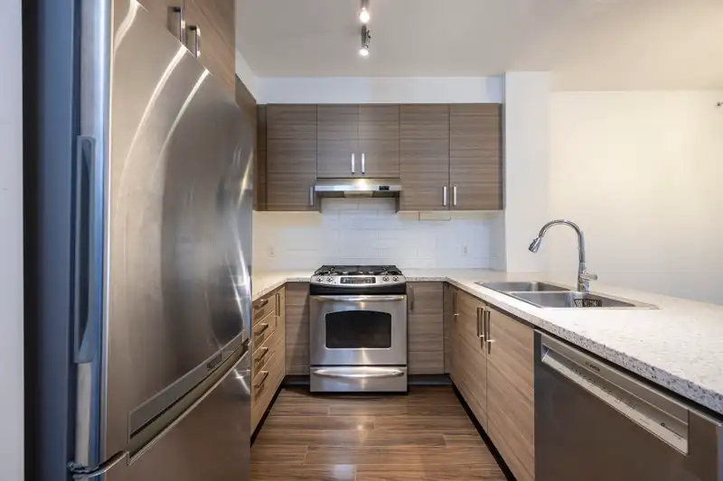 415 1150 KENSAL PLACE - photo 3 of 20