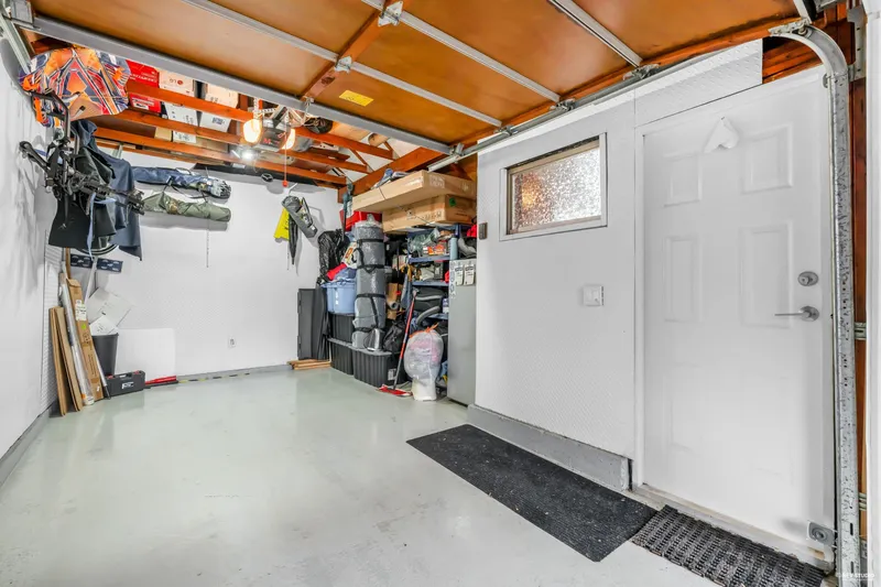 270 HOLLY AVENUE - photo 4 of 25