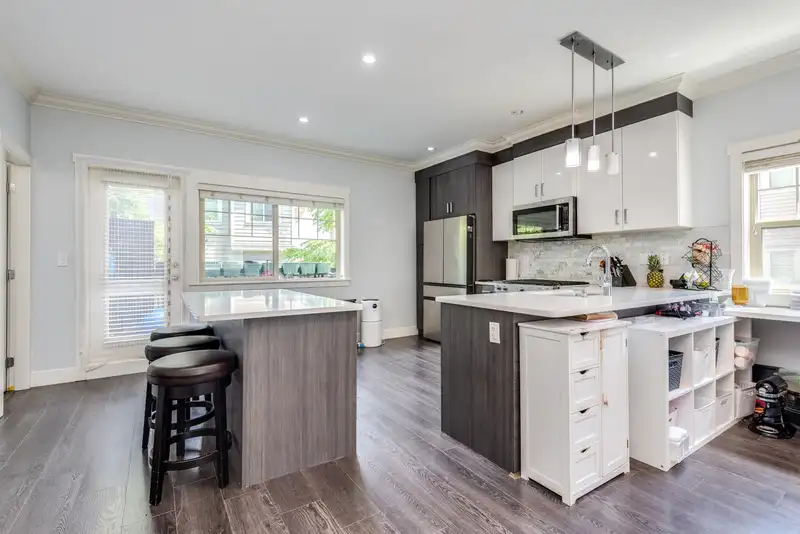 19097 64 AVENUE - photo 2 of 24