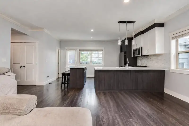 19097 64 AVENUE - photo 4 of 24