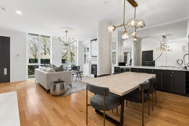 471 BEACH CRESCENT - photo 2 of 25