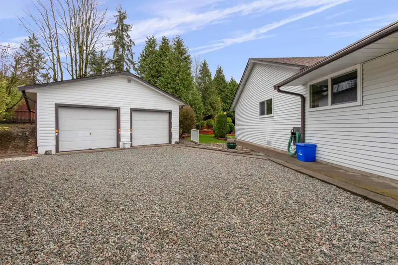 5917 KILDARE PLACE - photo 2 of 40