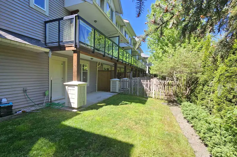 73 20498 82 AVENUE - photo 4 of 40