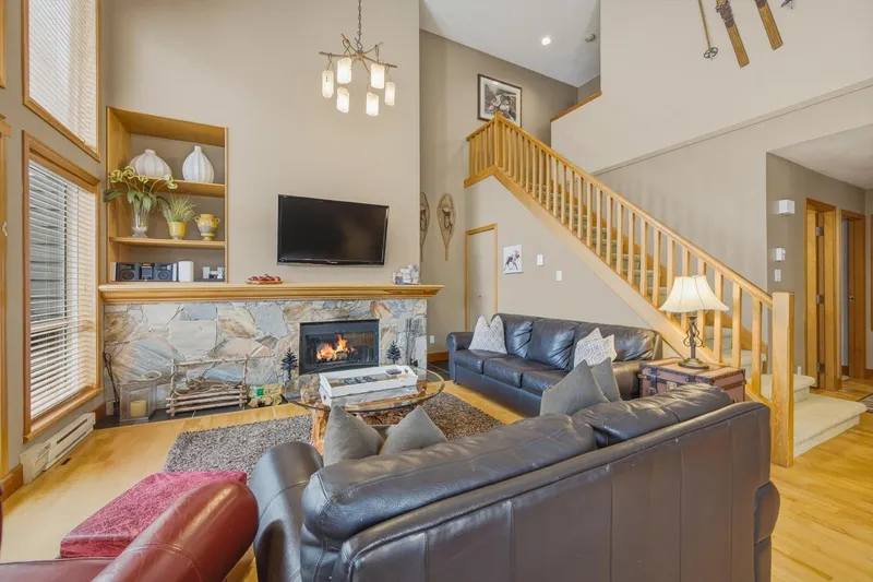 8 4628 BLACKCOMB WAY - photo 2 of 25