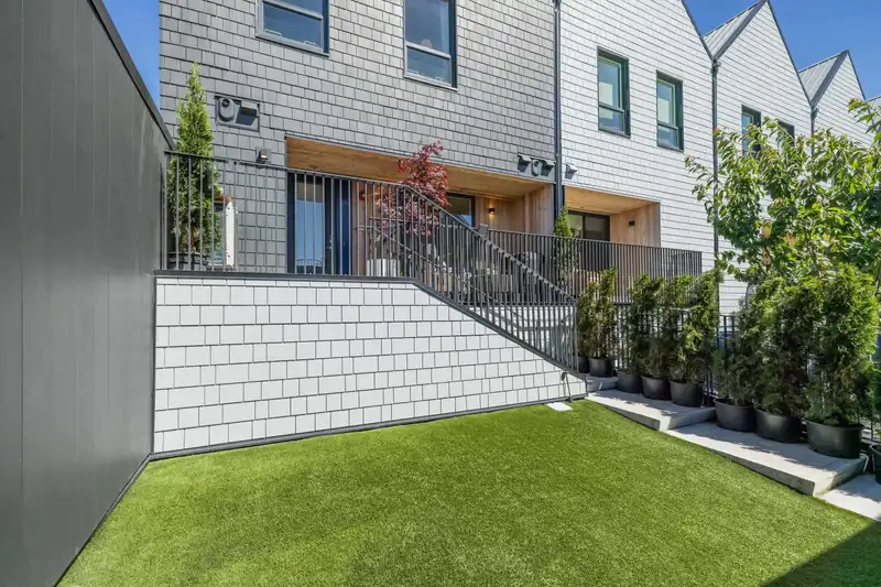 35 6340 MARKET AVENUE - photo 2 of 40