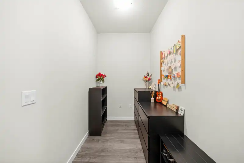 321 9399 ALEXANDRA ROAD - photo 4 of 25