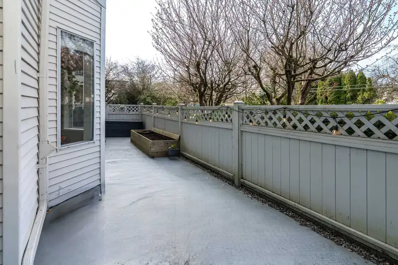 103 3088 FLINT STREET - photo 4 of 38