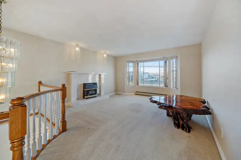 6796 WALTHAM AVENUE - photo 4 of 40