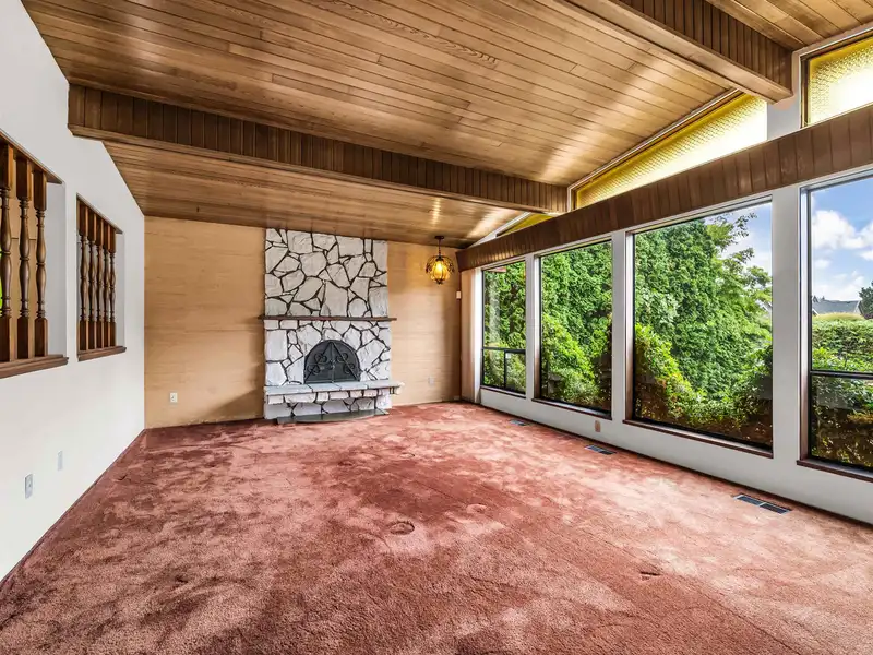 8880 CARMICHAEL STREET - photo 3 of 33
