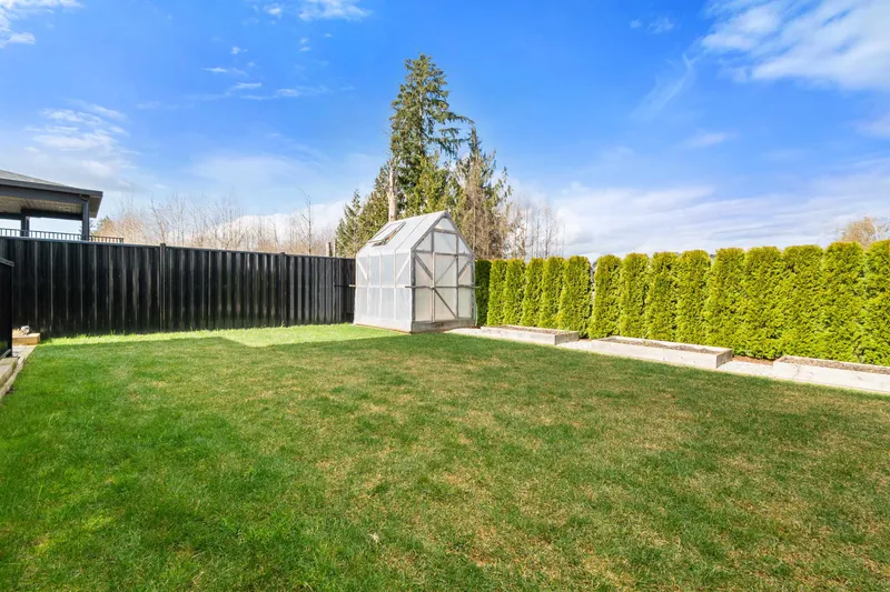 32739 CUNNIGHAM AVENUE - photo 4 of 25