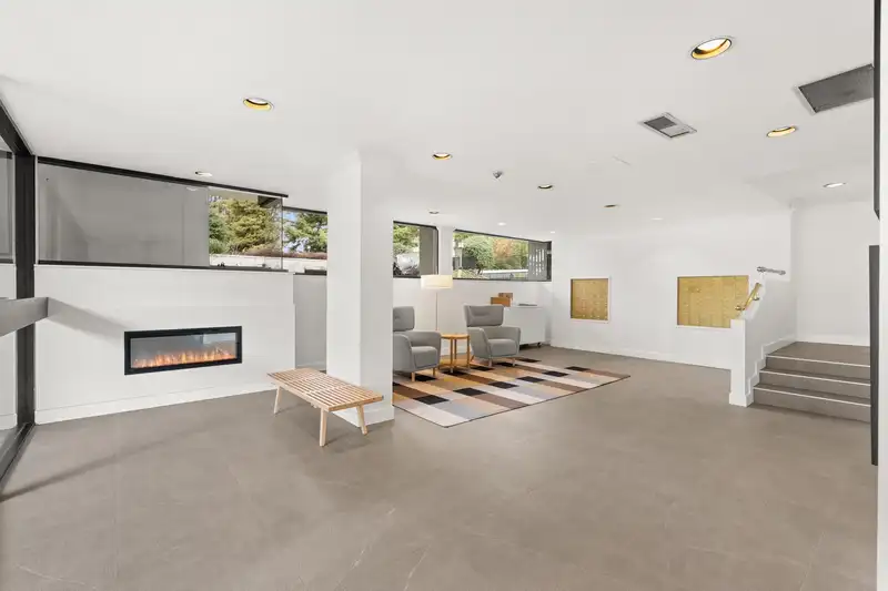 704 650 16TH STREET - photo 4 of 39