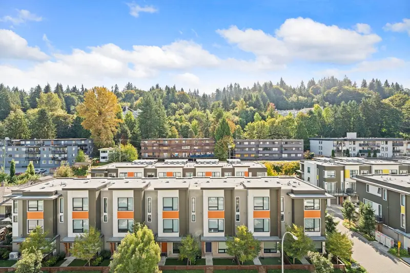 605 3038 ST GEORGE STREET - photo 2 of 25