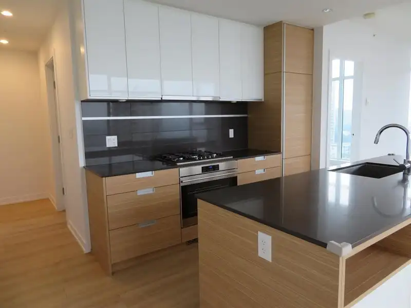 1603 4688 KINGSWAY - photo 1 of 15