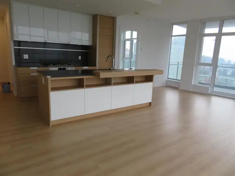 1603 4688 KINGSWAY - photo 3 of 15