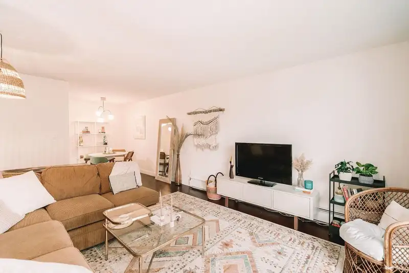 302 620 EIGHTH AVENUE - photo 3 of 21