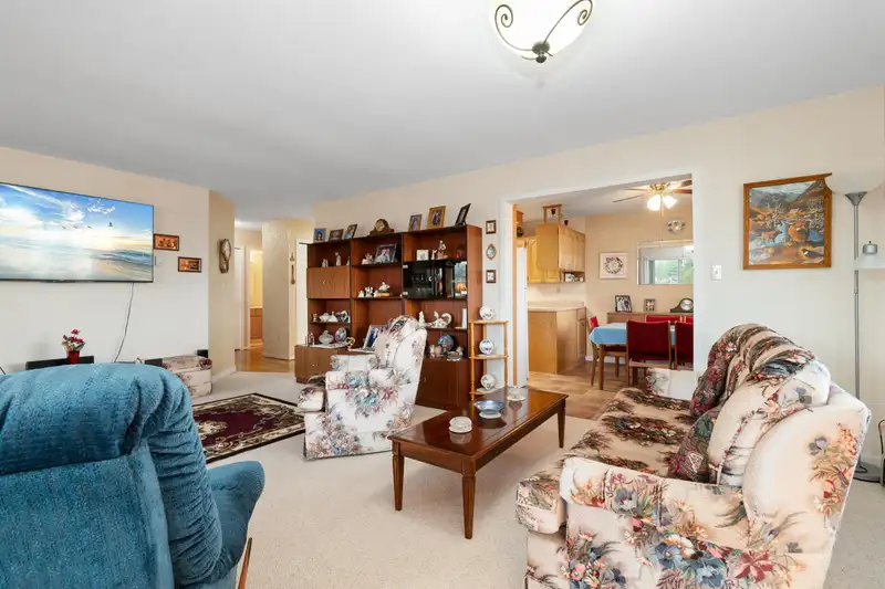 328 32853 LANDEAU PLACE - photo 4 of 35
