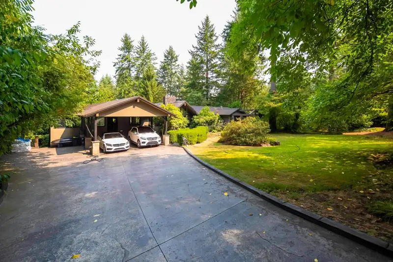 14275 28 AVENUE - photo 3 of 21