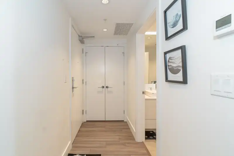 2609 7303 NOBLE LANE - photo 3 of 33
