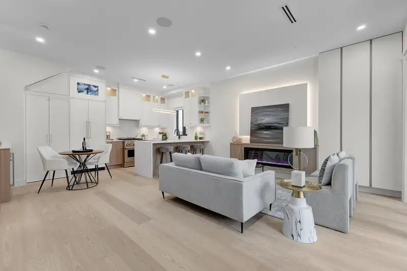 1 182 ONTARIO PLACE - photo 2 of 21