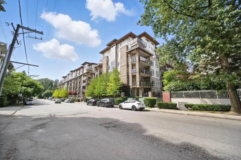409 2465 WILSON AVENUE - photo 1 of 35