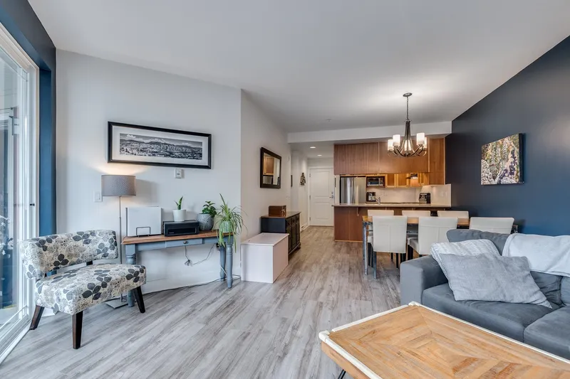 307 15368 16A AVENUE - photo 1 of 25