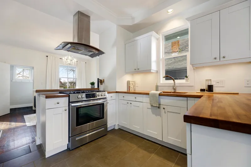 1923 E 1ST AVENUE - photo 3 of 25