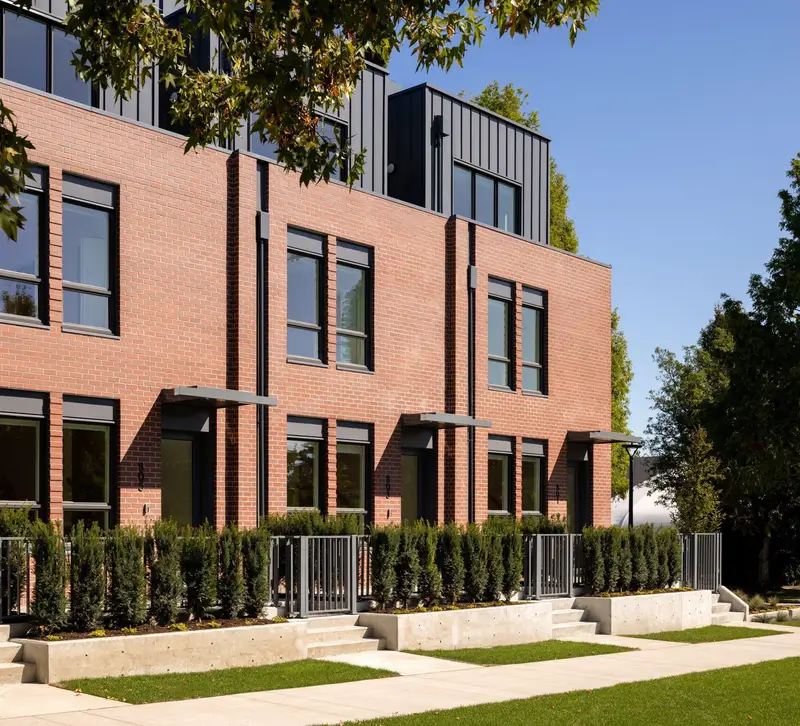 810 W 37TH AVENUE - photo 4 of 16