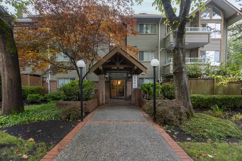 205 5565 INMAN AVENUE - photo 1 of 25