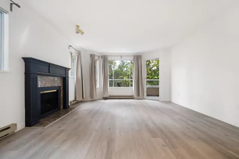 205 5565 INMAN AVENUE - photo 4 of 25
