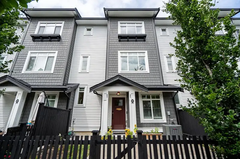 21 6897 201 STREET - photo 2 of 38