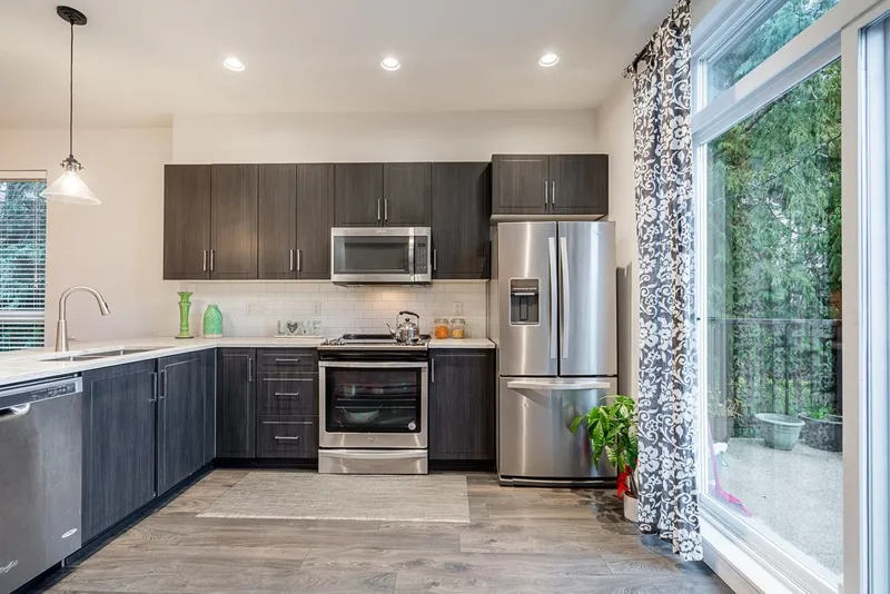 42 14555 68 AVENUE - photo 4 of 25