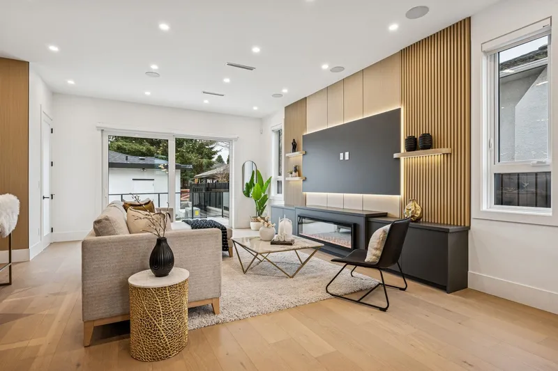 1 6362 CURTIS STREET - photo 4 of 25