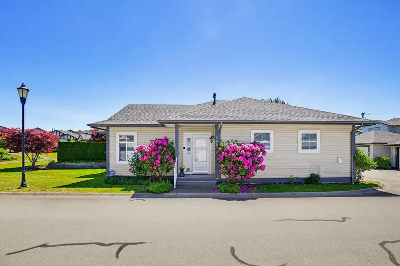146 33751 7 AVENUE - photo 1 of 40