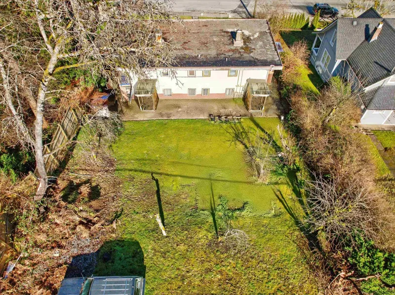 2217 ST GEORGE STREET - photo 4 of 25