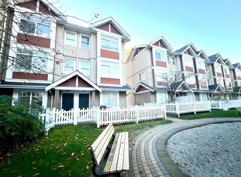 78 8676 158 STREET - photo 2 of 37