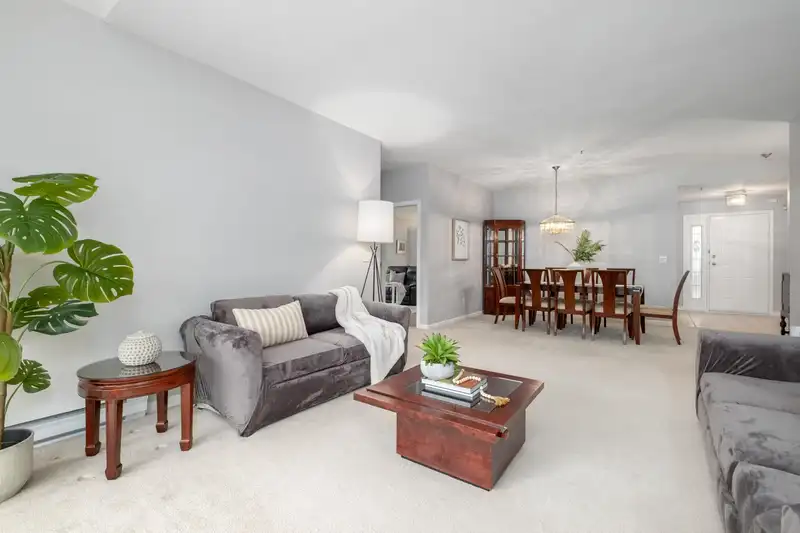 216 7600 MOFFATT ROAD - photo 4 of 27