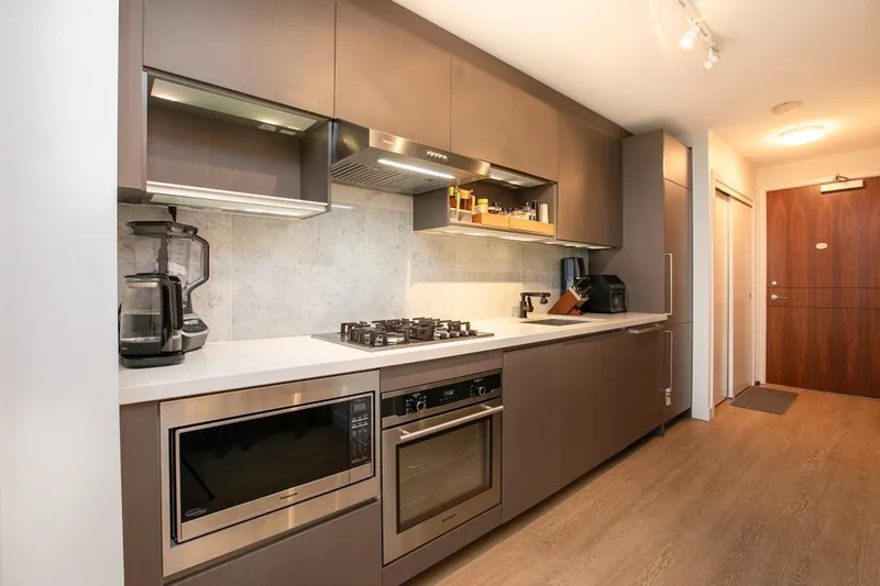 1805 13696 100 AVENUE - photo 1 of 25