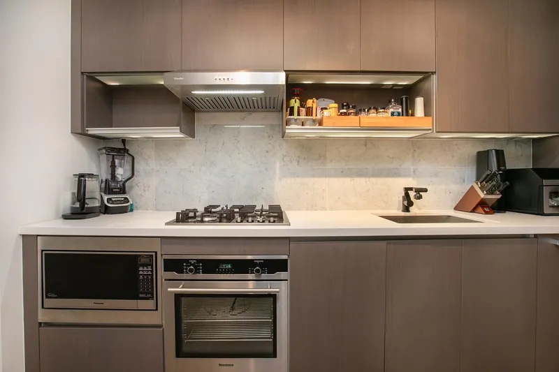 1805 13696 100 AVENUE - photo 3 of 25