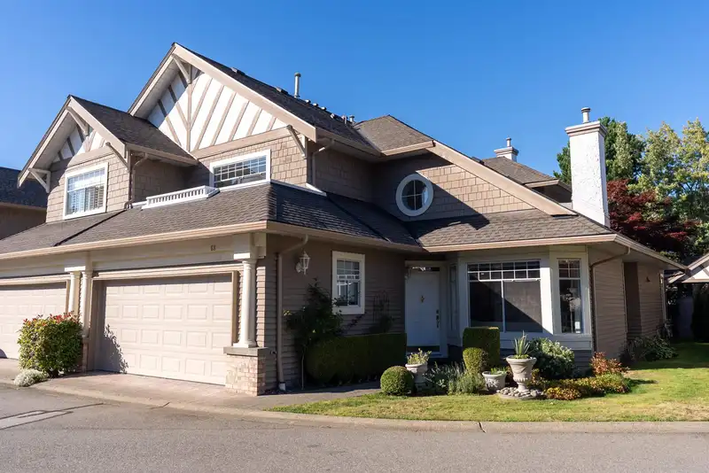 68 5531 CORNWALL DRIVE - photo 1 of 35