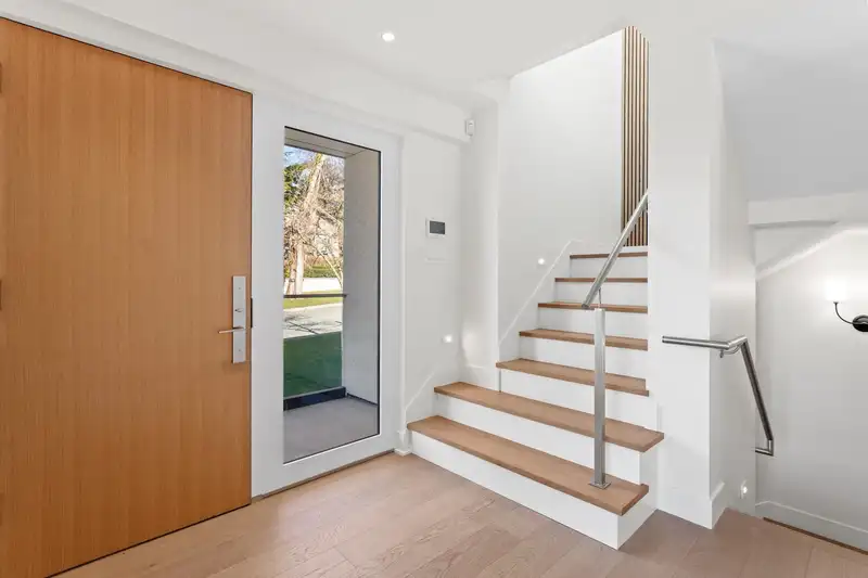 3306 MAYFAIR AVENUE - photo 3 of 29