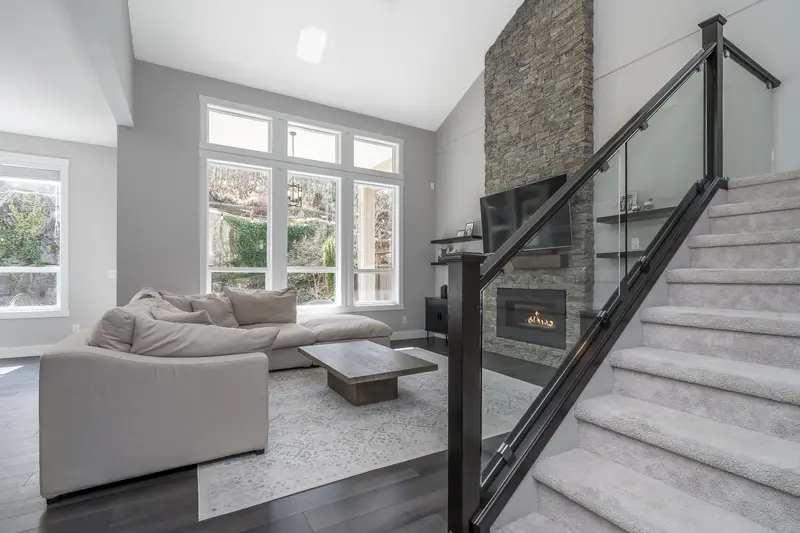 22822 136 AVENUE - photo 3 of 25