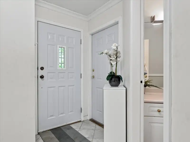 14 9926 151 STREET - photo 2 of 24