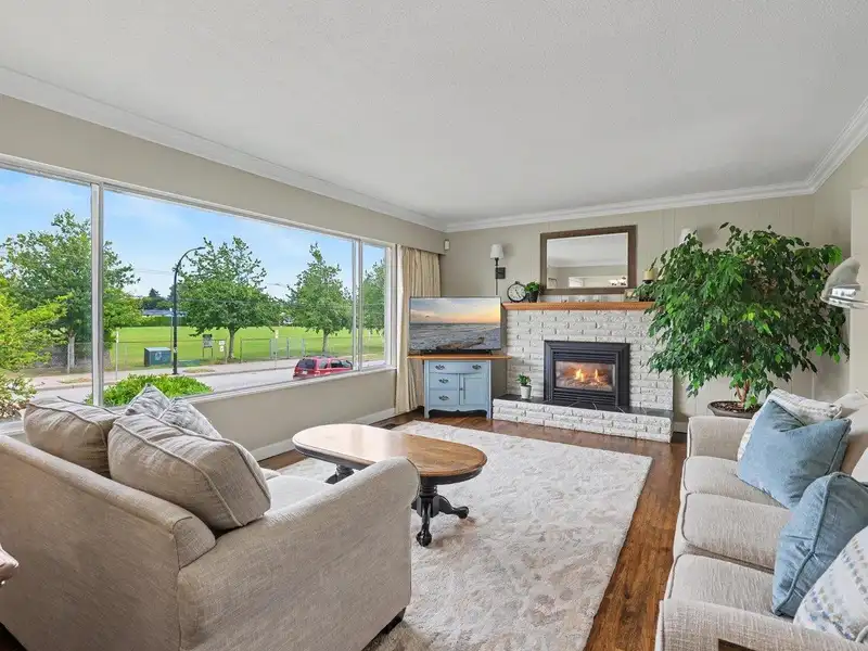 15876 ROPER AVENUE - photo 3 of 22